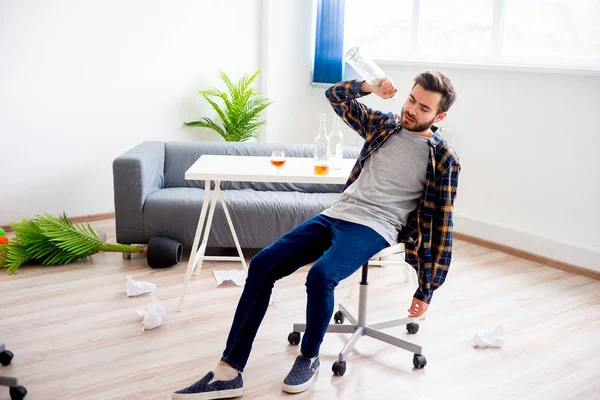 Alkol bağımlısı adam