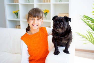 Torunu ile bir köpek