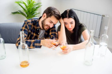 Çift birlikte içme