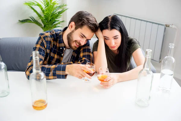 Çift birlikte içme