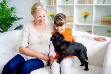 Büyükanne ve torunu