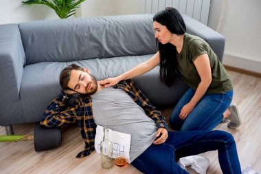 Alkol bağımlısı adam