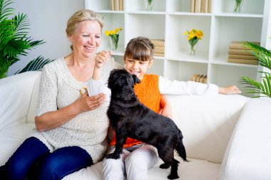 Büyükanne ve torunu