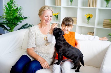 Büyükanne ve torunu