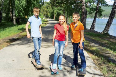 Etkin çocuklar kaykay