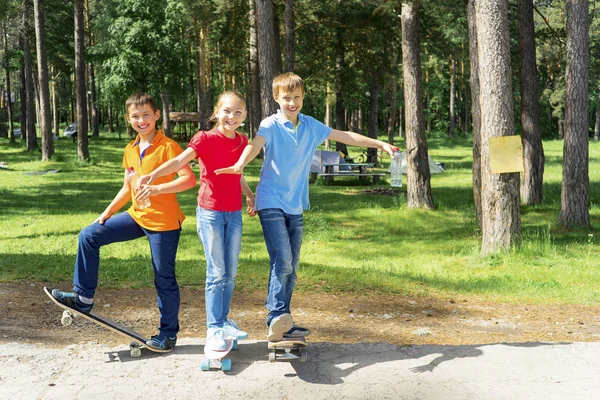 Etkin çocuklar kaykay