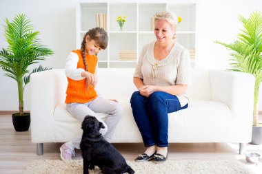 Büyükanne ve torunu