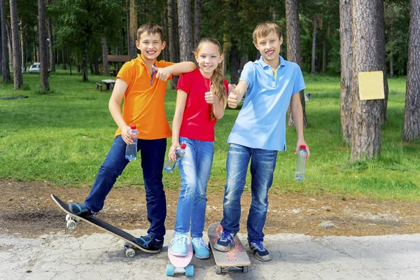 Etkin çocuklar kaykay