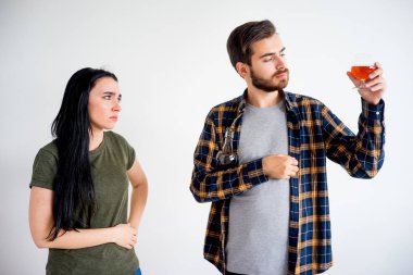 Alkol bağımlısı kocası