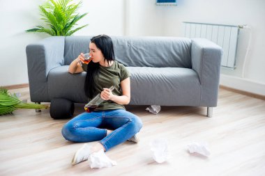 Alkol bağımlısı kadın