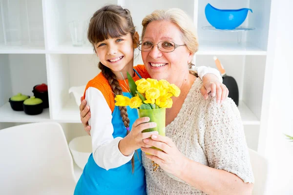 Nagymama és grandaughter — Stock Fotó