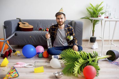 akşamdan sonra bir parti