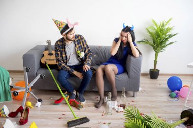 akşamdan sonra bir parti