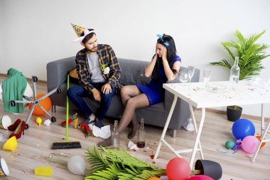 akşamdan sonra bir parti