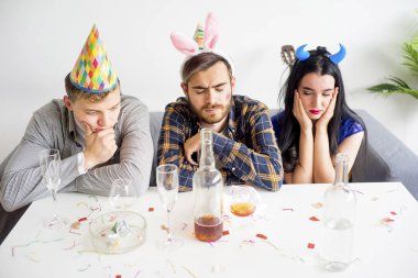 akşamdan sonra bir parti