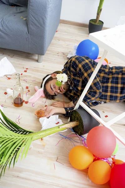 akşamdan sonra bir parti