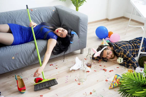 akşamdan sonra bir parti