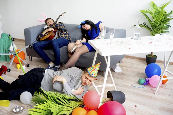 akşamdan sonra bir parti