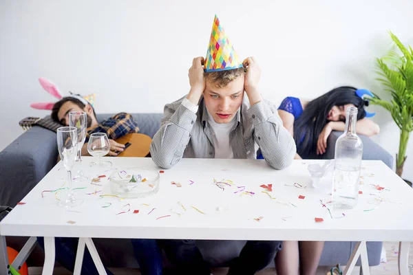 akşamdan sonra bir parti