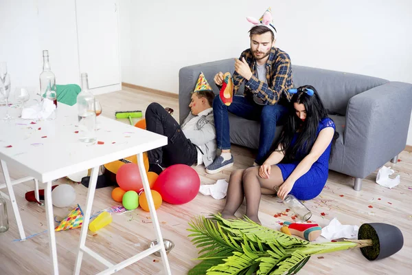 akşamdan sonra bir parti