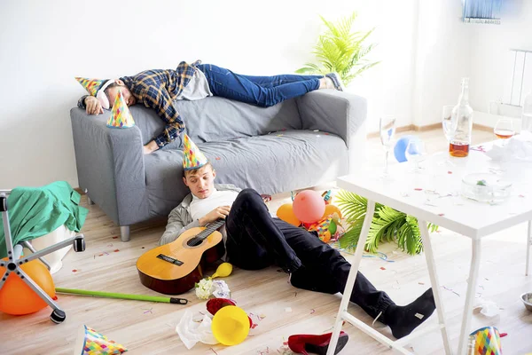 akşamdan sonra bir parti