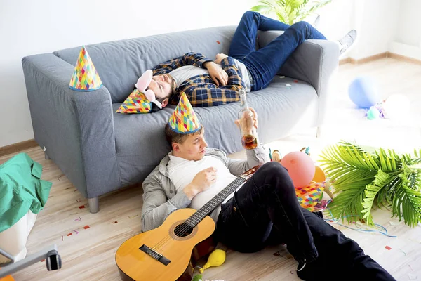 akşamdan sonra bir parti