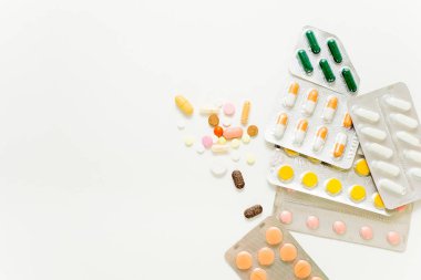 Tıp hapları yığını