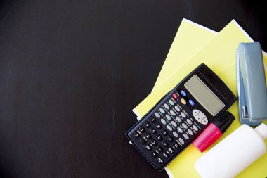 Birkaç okul öğeleri