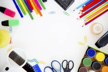 Birkaç okul öğeleri