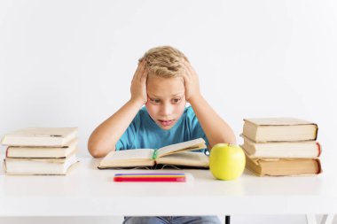 Çocuk eğitimi alıyor