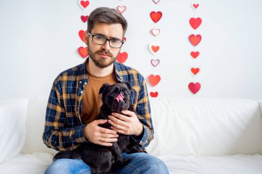 Sevgililer günü ile bir köpek