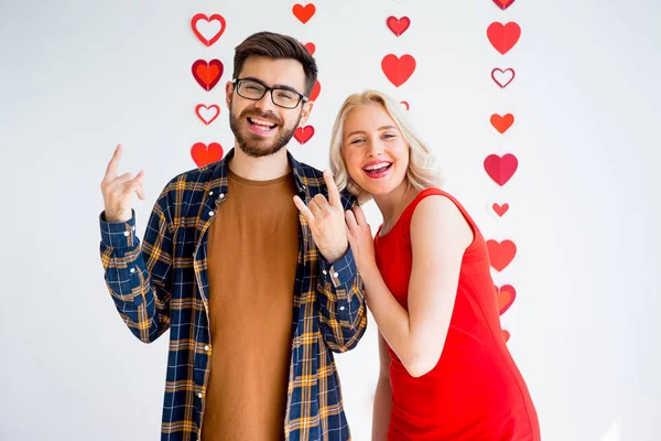 Çift kutluyor Sevgililer günü