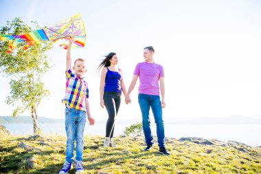 mutlu aile dışında