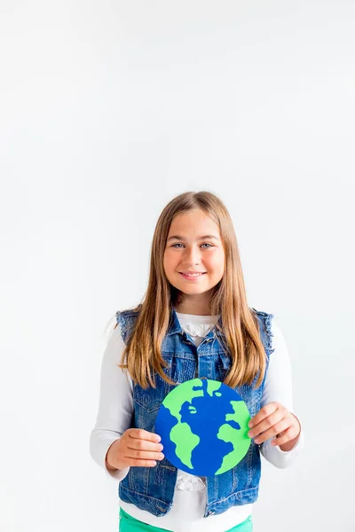 Enfants avec un globe — Photo