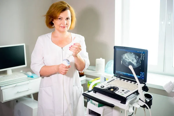 Médico en una clínica — Foto de Stock