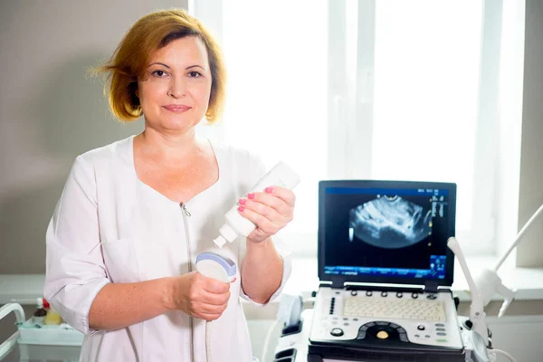 Médico en una clínica — Foto de Stock