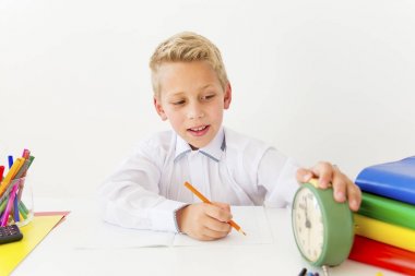 Çocuk eğitimi alıyor