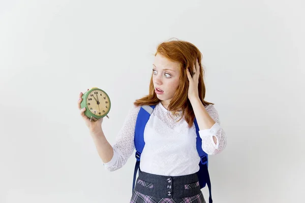 Chica está estudiando — Foto de Stock