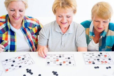 Üst düzey insanlar masa oyunları oynamak