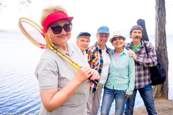 Personas mayores en un parque — Foto de Stock