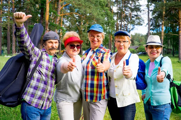 Vysocí lidé v parku Stock Fotografie