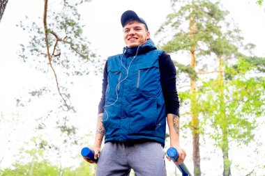 Adam dışarı dışında çalışma