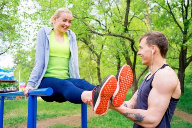 Çift çalışma dışarı