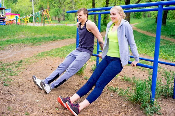Couple working out — Stock Photo, Image