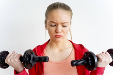 Kız bir spor salonu