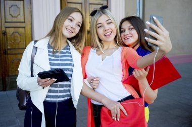 Öğrenciler kampüste