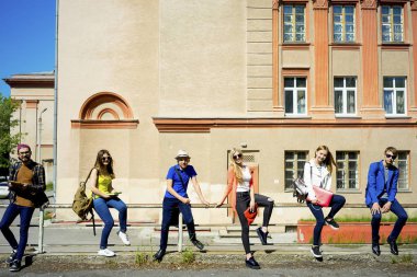 Öğrenciler kampüste