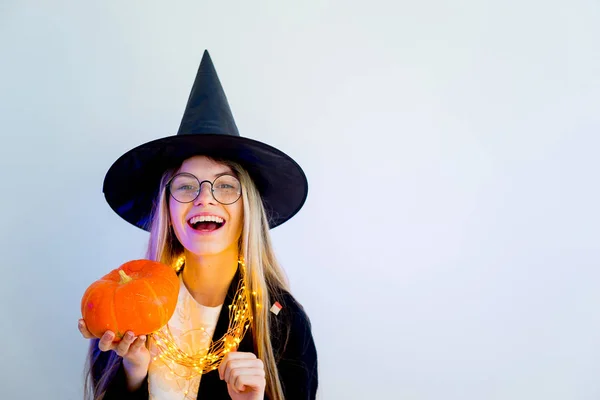 Cadılar Bayramı kostümlü kız. — Stok fotoğraf