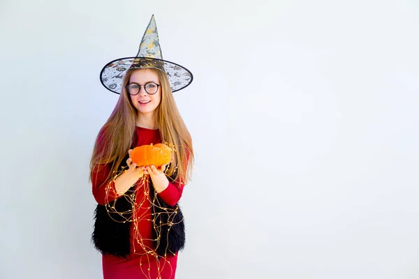 Chica en un disfraz de Halloween — Foto de Stock