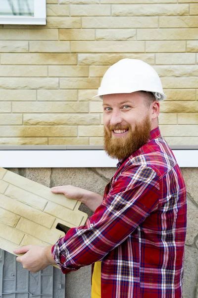 Porträt eines Bauarbeiters — Stockfoto